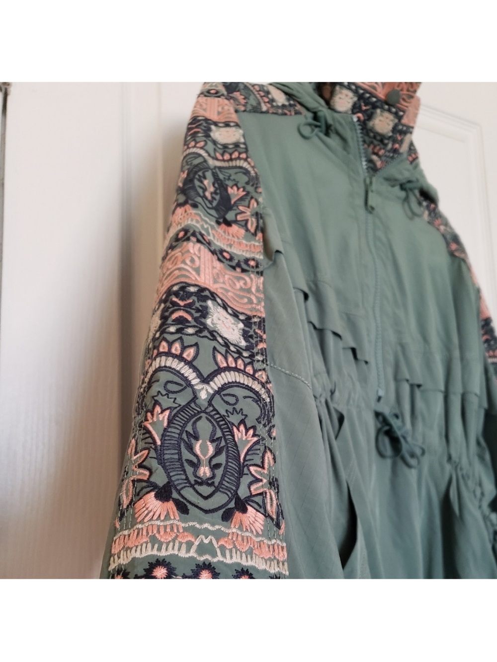 Free People FP Movement She Fly Anorak Windbreaker Hooded Embroidered Jacket XS - Picture 10 of 10